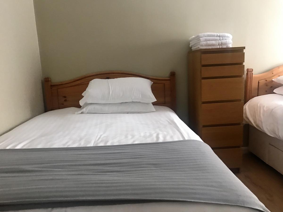 The New Clifton House Hotel Нюкасъл ъпон Тайн Стая снимка